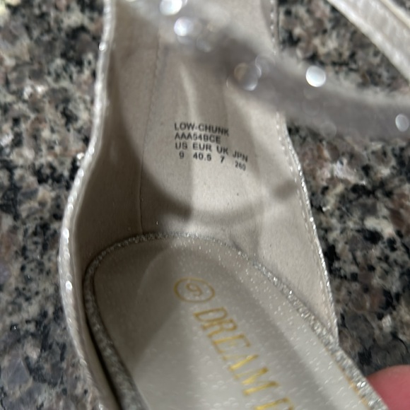 Dream Pairs sparkly silver low chunky heel Size 9 - Picture 5 of 6
